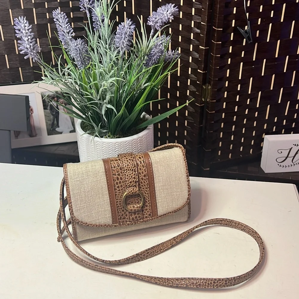 Coldwater Creek Purse Wallet Cross Body Bag Card Organizer Tan Brown - Picture 2 of 12